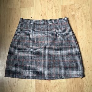 blacks white plaid mini skirt